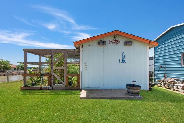 1163 County Road 209, Sargent, TX 77414