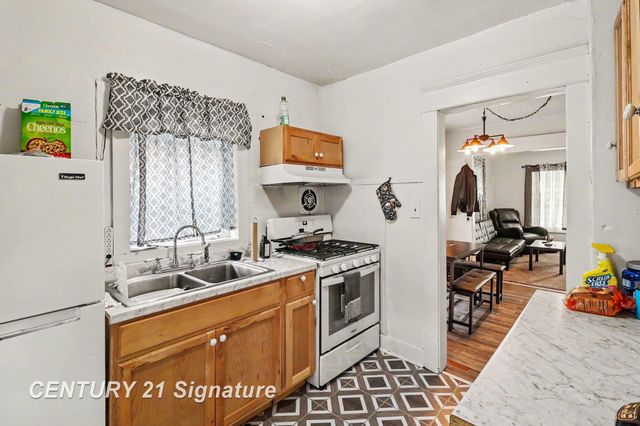 810 McKinley Street, Lansing, MI 48906