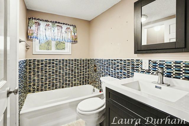6935 116th Avenue, Fennville, MI 49408