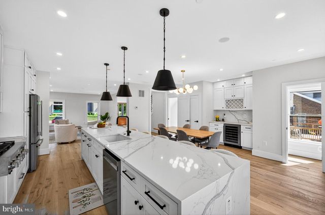 1324 FARRAGUT ST NW, Washington, DC 20011