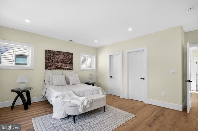 1324 FARRAGUT ST NW, Washington, DC 20011