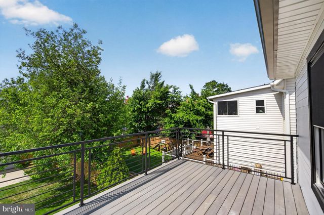 1324 FARRAGUT ST NW, Washington, DC 20011