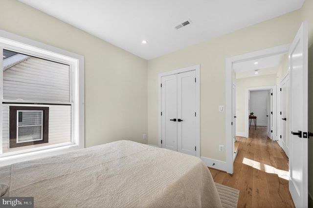 1324 FARRAGUT ST NW, Washington, DC 20011
