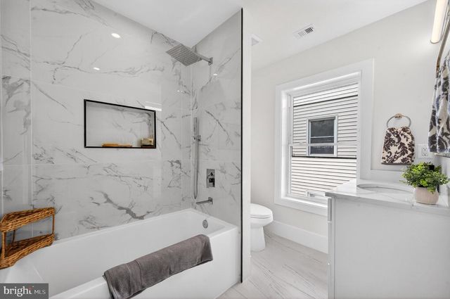 1324 FARRAGUT ST NW, Washington, DC 20011