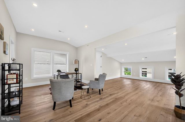1324 FARRAGUT ST NW, Washington, DC 20011