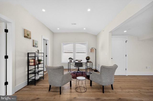 1324 FARRAGUT ST NW, Washington, DC 20011