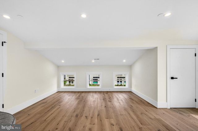 1324 FARRAGUT ST NW, Washington, DC 20011