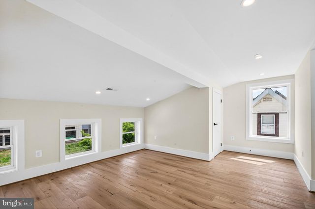 1324 FARRAGUT ST NW, Washington, DC 20011