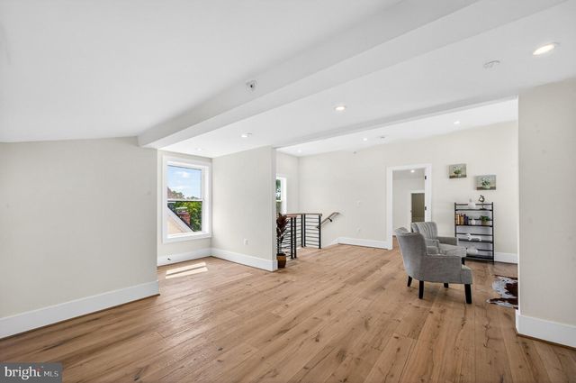 1324 FARRAGUT ST NW, Washington, DC 20011