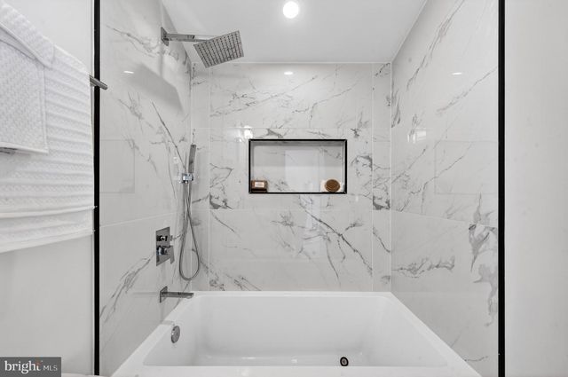 1324 FARRAGUT ST NW, Washington, DC 20011