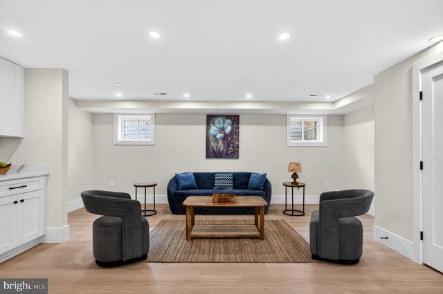 1324 FARRAGUT ST NW, Washington, DC 20011