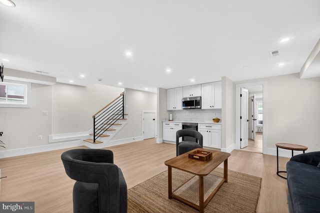 1324 FARRAGUT ST NW, Washington, DC 20011
