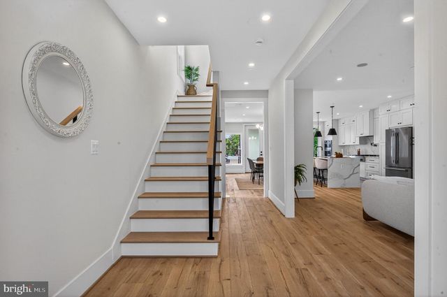 1324 FARRAGUT ST NW, Washington, DC 20011