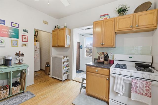 2318 W Addison Street, Chicago, IL 60618