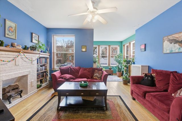 2318 W Addison Street, Chicago, IL 60618