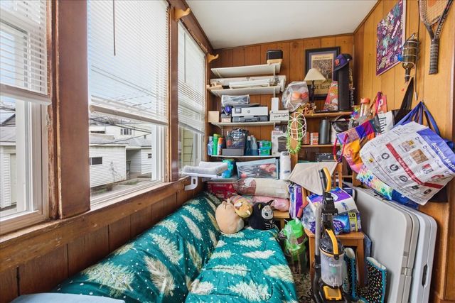 2318 W Addison Street, Chicago, IL 60618