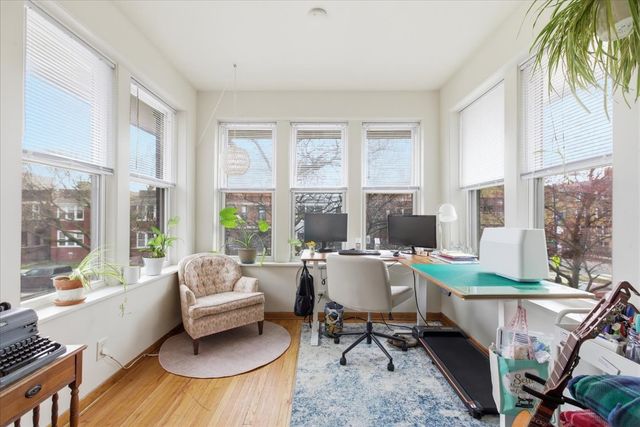 2318 W Addison Street, Chicago, IL 60618