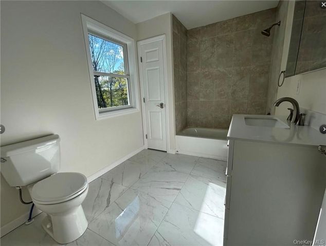 30 Daly Road, Middletown, NY 10940