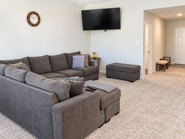 220 Drifter Drive, Newark, TX 76071