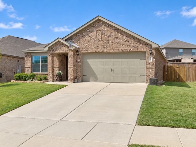 220 Drifter Drive, Newark, TX 76071