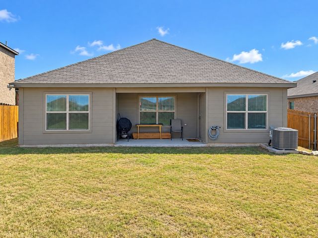 220 Drifter Drive, Newark, TX 76071