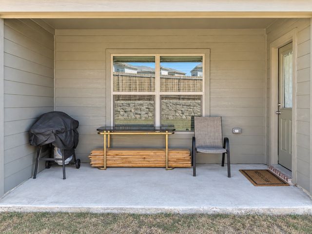 220 Drifter Drive, Newark, TX 76071