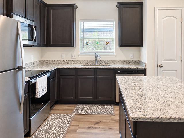 220 Drifter Drive, Newark, TX 76071