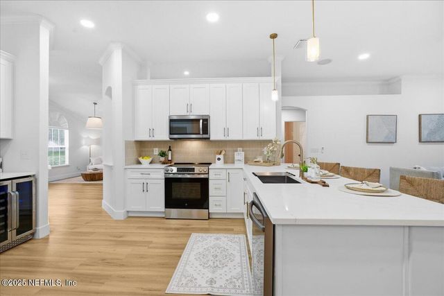 548 E SILVERTHORN Lane, Ponte Vedra, FL 32081