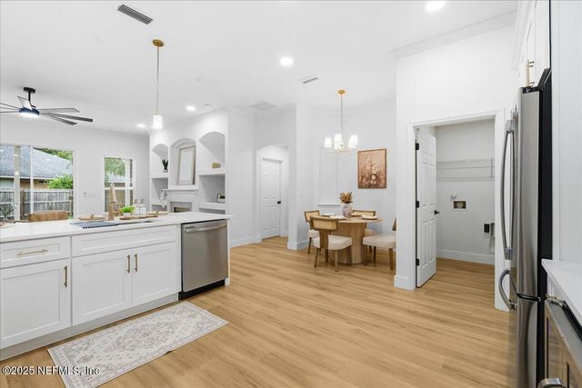 548 E SILVERTHORN Lane, Ponte Vedra, FL 32081