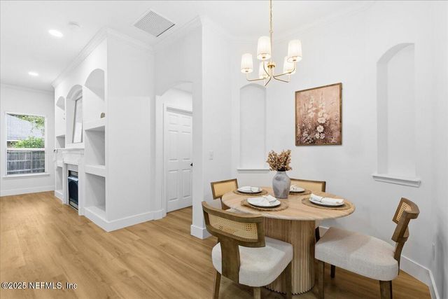 548 E SILVERTHORN Lane, Ponte Vedra, FL 32081