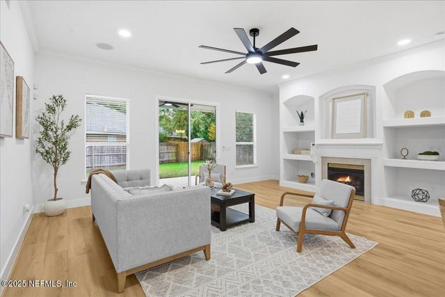 548 E SILVERTHORN Lane, Ponte Vedra, FL 32081