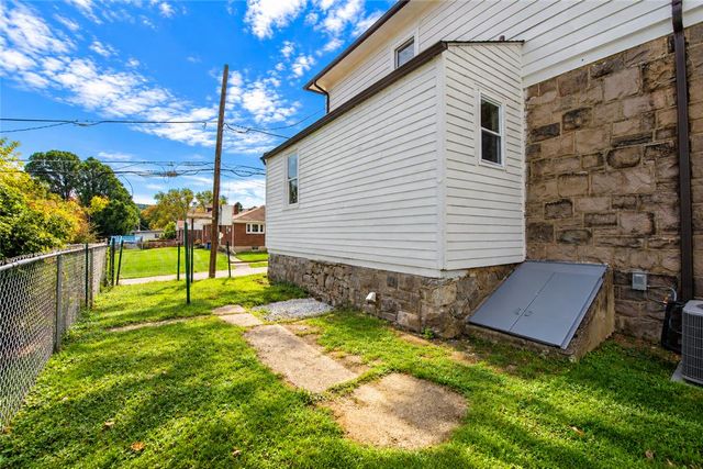 622 Folk Street, Easton, PA 18042