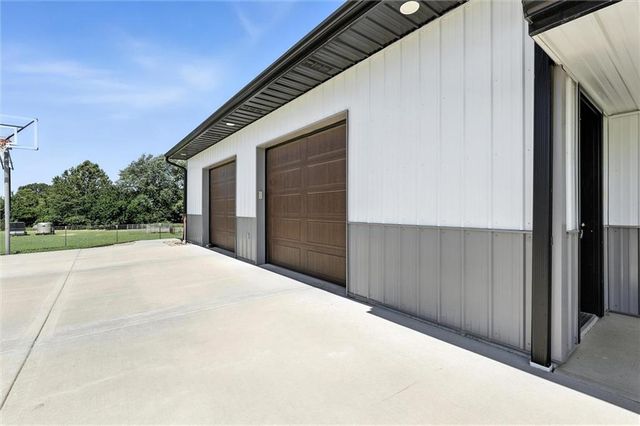 690 SW T Highway, Holden, MO 64040