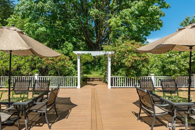 909 308th Street NE, Stanwood, WA 98292