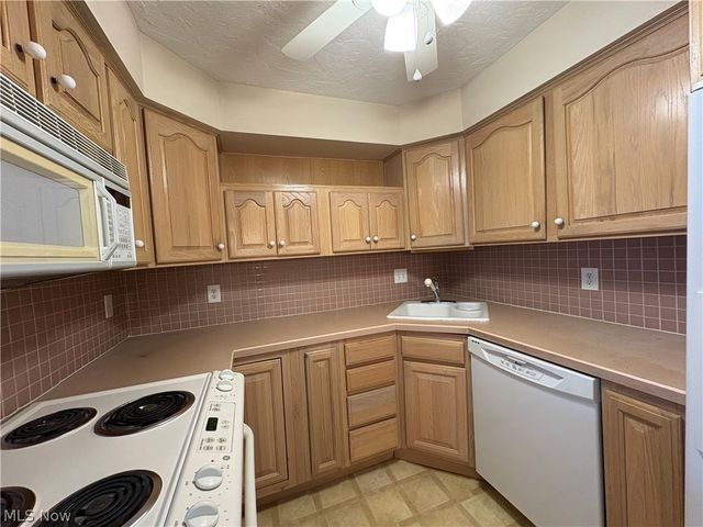 4615 Oakhill Boulevard 106, Lorain, OH 44053