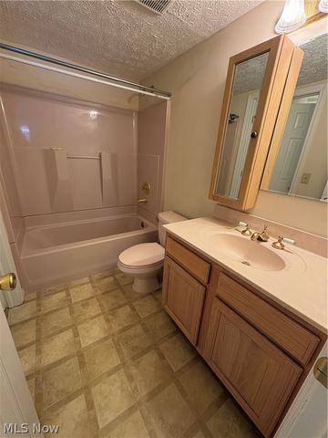 4615 Oakhill Boulevard 106, Lorain, OH 44053