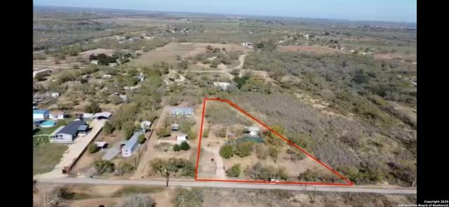 205 May, Pleasanton, TX 78064