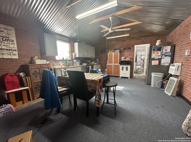 205 May, Pleasanton, TX 78064