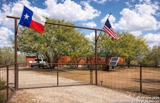 205 May, Pleasanton, TX 78064