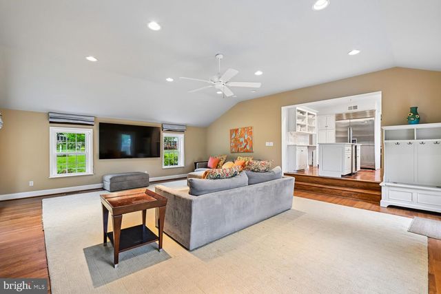4004 MANOR PARK CT, Rockville, MD 20853