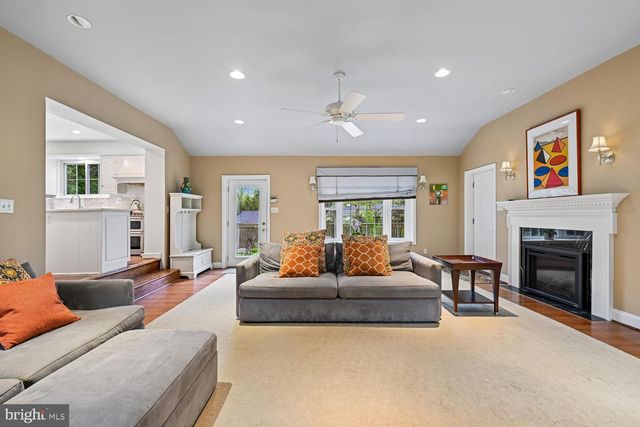 4004 MANOR PARK CT, Rockville, MD 20853