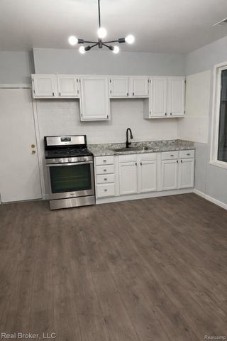 2300 Whalen Street, Hamtramck, MI 48212