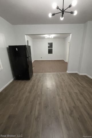 2300 Whalen Street, Hamtramck, MI 48212