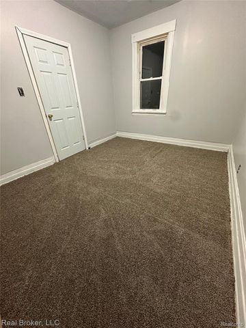2300 Whalen Street, Hamtramck, MI 48212