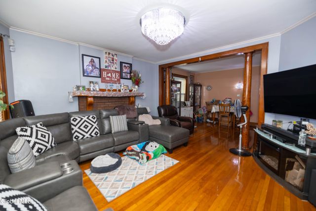 1719 Eastern Parkway, Schenectady, NY 12309