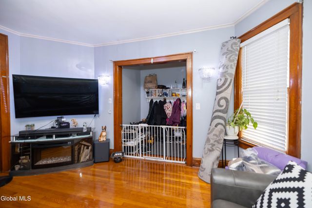 1719 Eastern Parkway, Schenectady, NY 12309