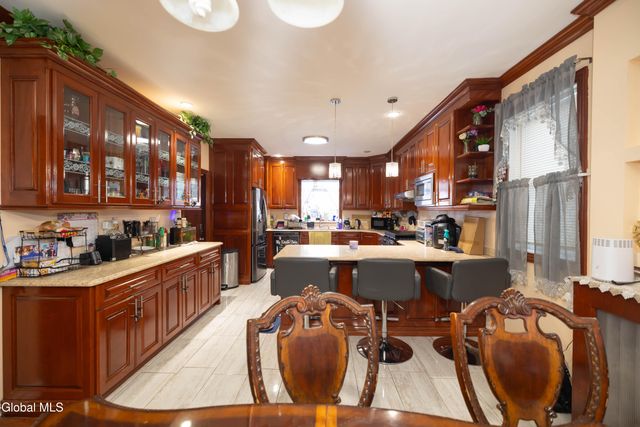 1719 Eastern Parkway, Schenectady, NY 12309