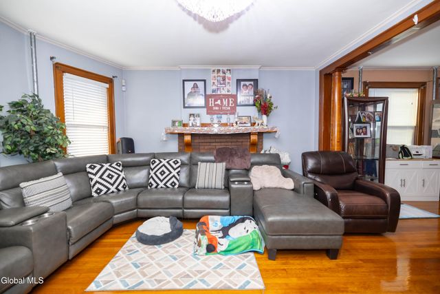 1719 Eastern Parkway, Schenectady, NY 12309