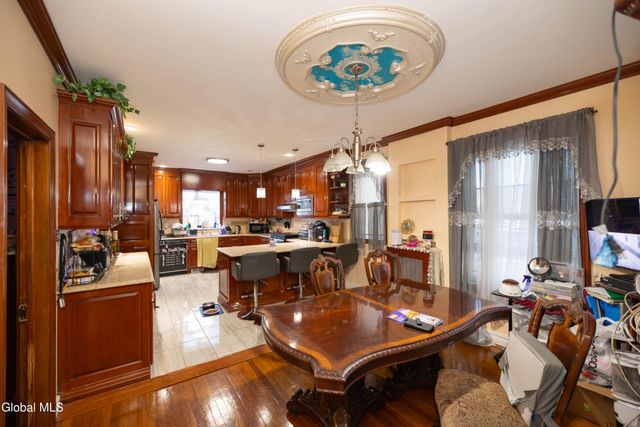 1719 Eastern Parkway, Schenectady, NY 12309