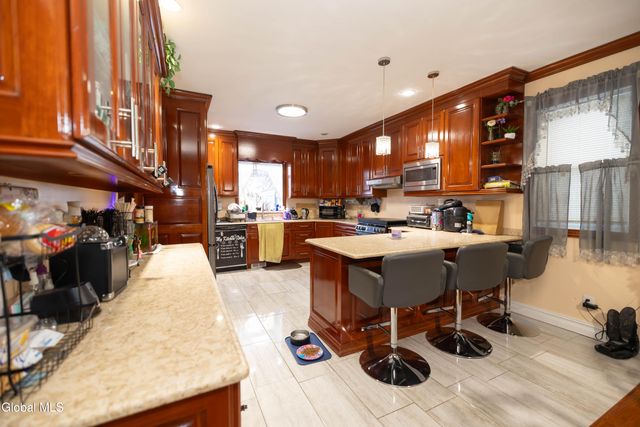 1719 Eastern Parkway, Schenectady, NY 12309